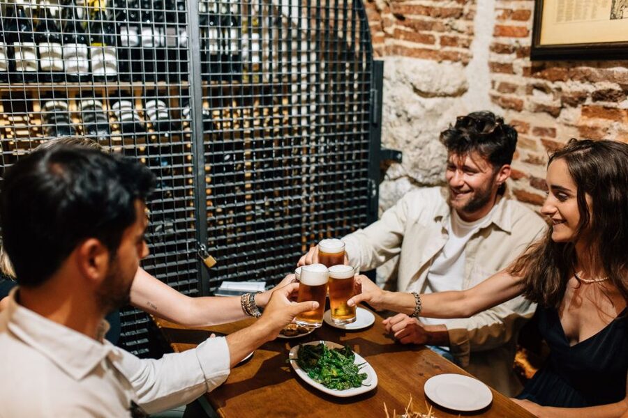 Madrid: Flamenco Show with Tapas and Wine Tour - From San Miguel to La Latina