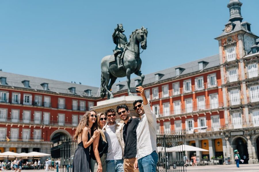 Madrid: Guided Tapas and Wine Tour with Rooftop Views - The Rooftop Cava Finish at 6:00 PM