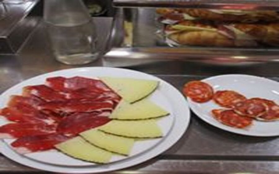 Madrid: Old Madrid Walking Food and Wine Tour - Plaza Mayor, Plaza de la Villa, and the Austrian neighborhood