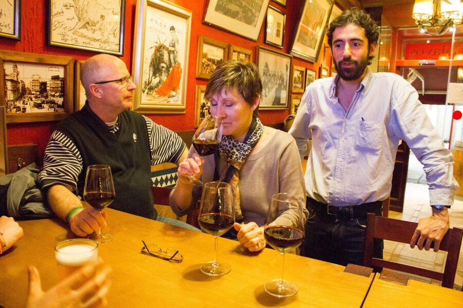 Madrid: Tapas & Wine Tasting Tour with Local Guide - Stop one: Las Letras and Madrid’s literary streets