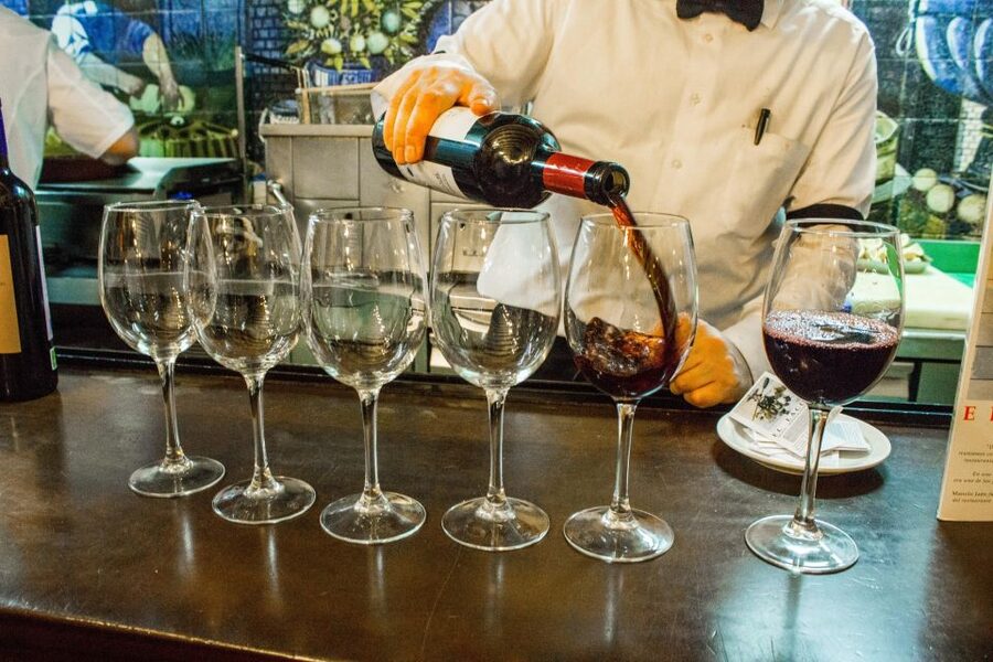 Madrid: Tapas & Wine Tasting Tour with Local Guide - Stop four: Madrid de los Austrias and the final plates