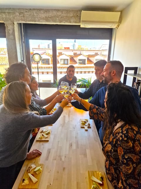 Madrid: Wine Tasting Experience with 4 Spanish Wines - How to get the most from the hour