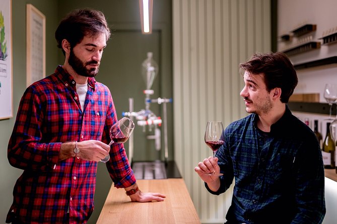 Make your own cuvée of Bordeaux wine - Learning the three grapes in your glass
