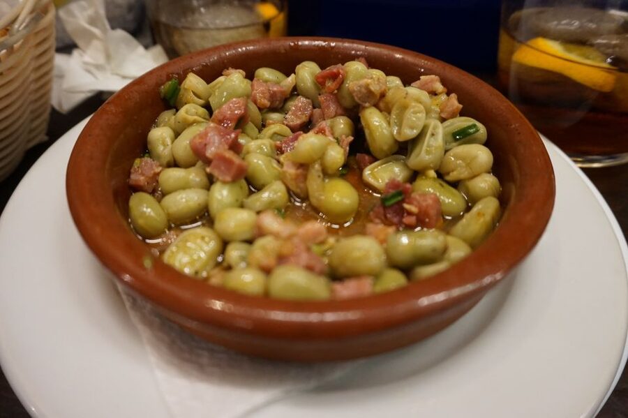 Malaga: Flamenco, Tapas, and Wine Tour - Seven or eight tapas, with drinks chosen along the way