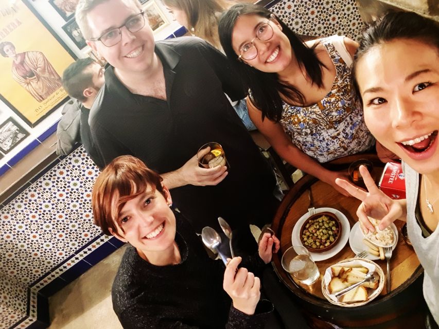 Malaga: Flamenco, Tapas, and Wine Tour - The first tapas stop and Málaga’s old drinking culture