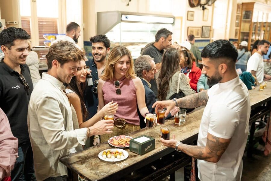 Málaga: Tapas, Wine & Rooftops Private Tour - The first wine tavern sets a local tone