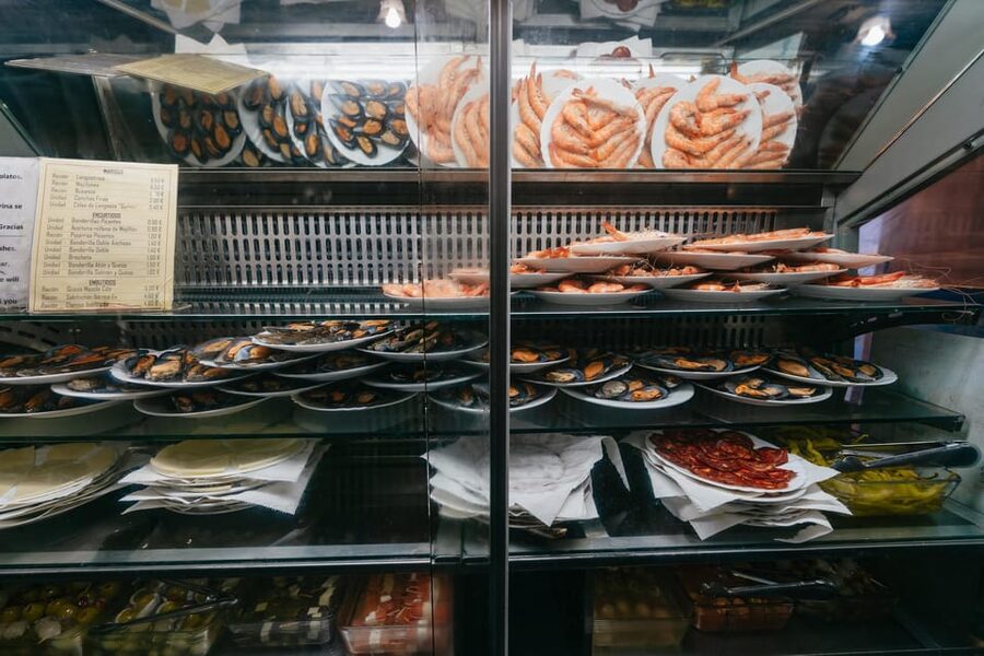 Málaga: Traditional Andalusian Tapas and Wine Tour - Who should book this Málaga food walk?