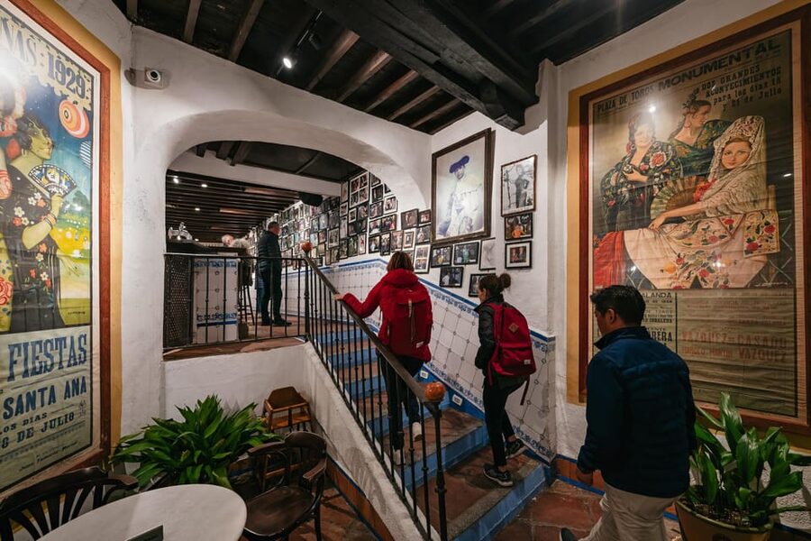 Málaga: Traditional Andalusian Tapas and Wine Tour - The local restaurant and its homemade tapas