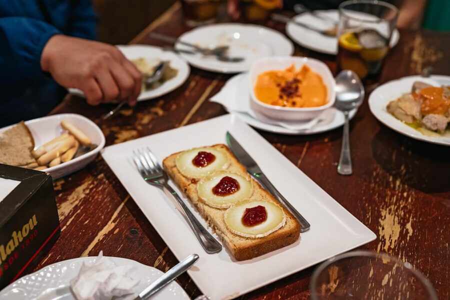 Málaga: Traditional Andalusian Tapas and Wine Tour - Walking through Málaga’s old town