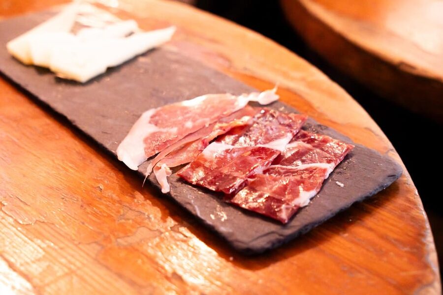 Malaga: Wine and Tapas Tour with Tastings and Drinks - The guides are the heart of the experience