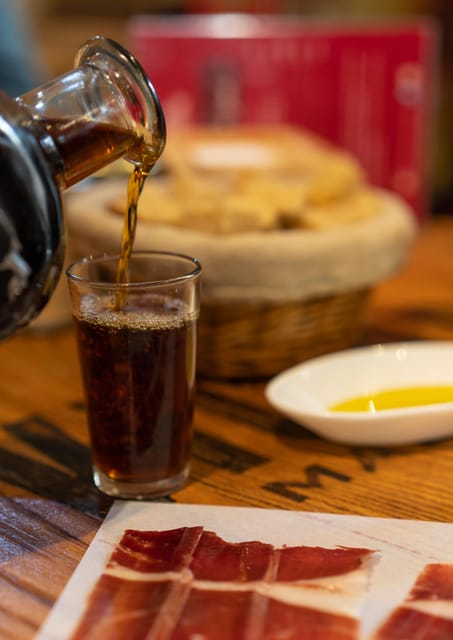 Málaga: Wine & Tapas Tour - Why this Málaga food tour works