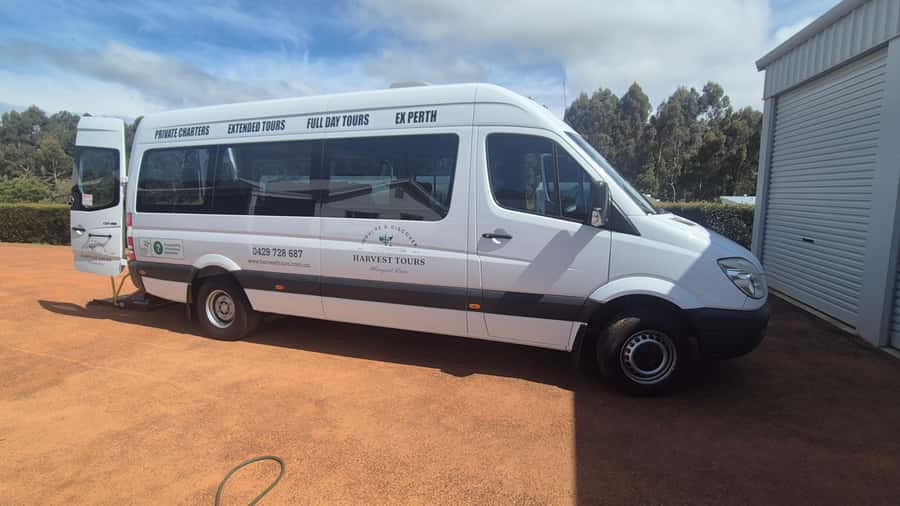 Margaret River: Full-Day Wine Tour - The Servo Taphouse ends the day informally