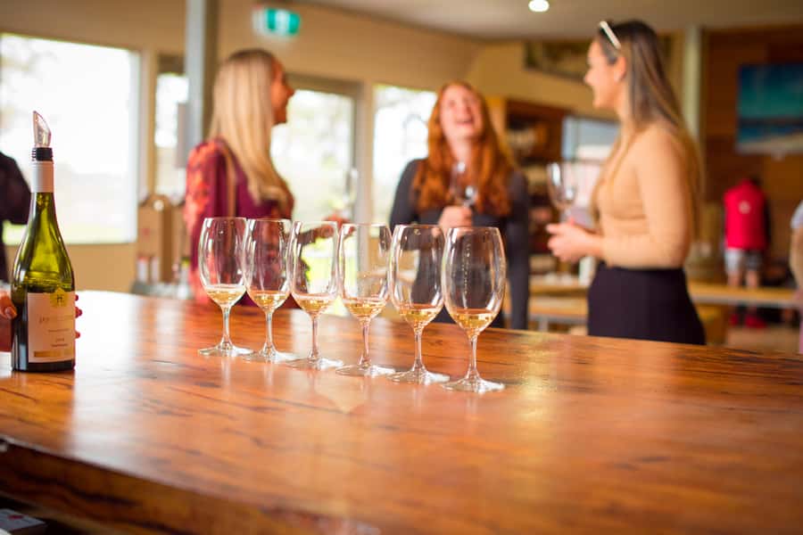 Margaret River: Winery Tour with Lunch and Brewery Visit - Guides Set the Tone