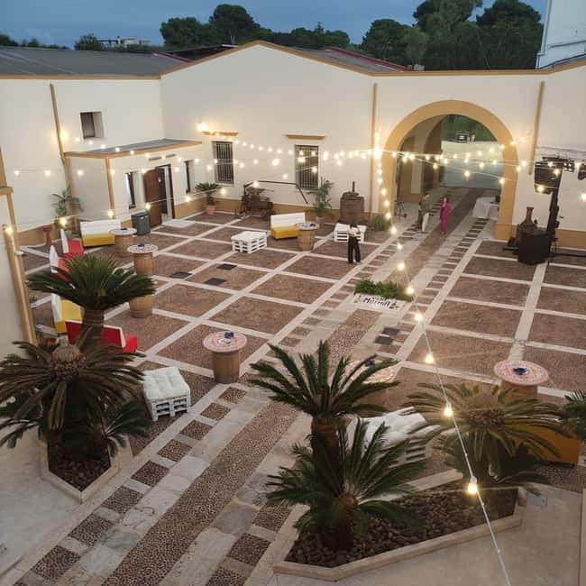 Marsala: Historic winery tour with wine tasting - Arriving at the old baglio near Marsala