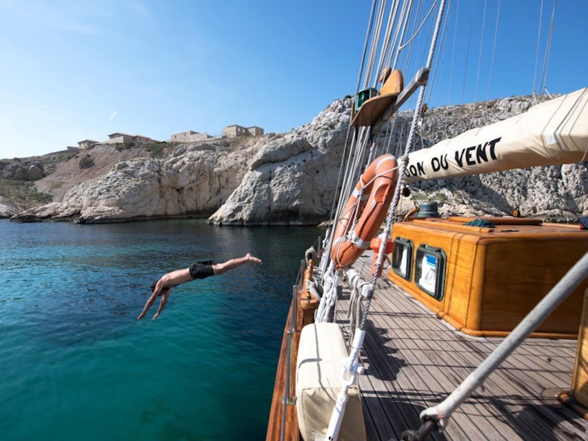 Marseille: Calanques Sailing Day Trip with Lunch and Wine - Key points to know before boarding