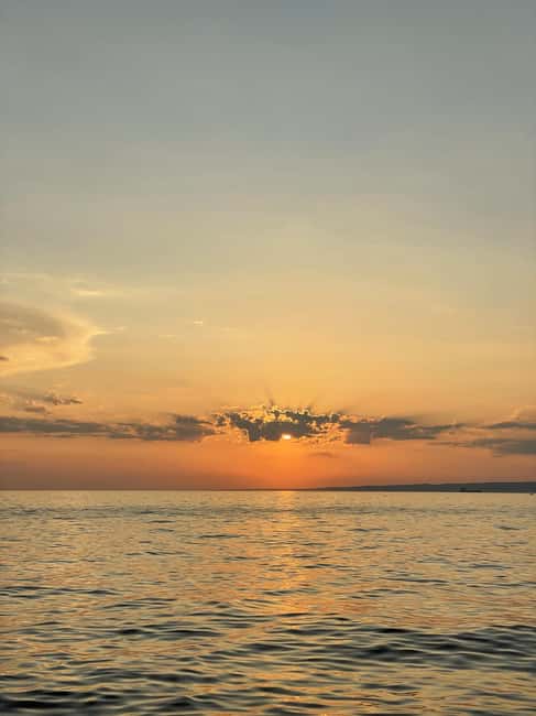 Marseille: Evening sailboat trip to the Calanques du Frioul with buffet and organic wine - Is $94 a fair price?