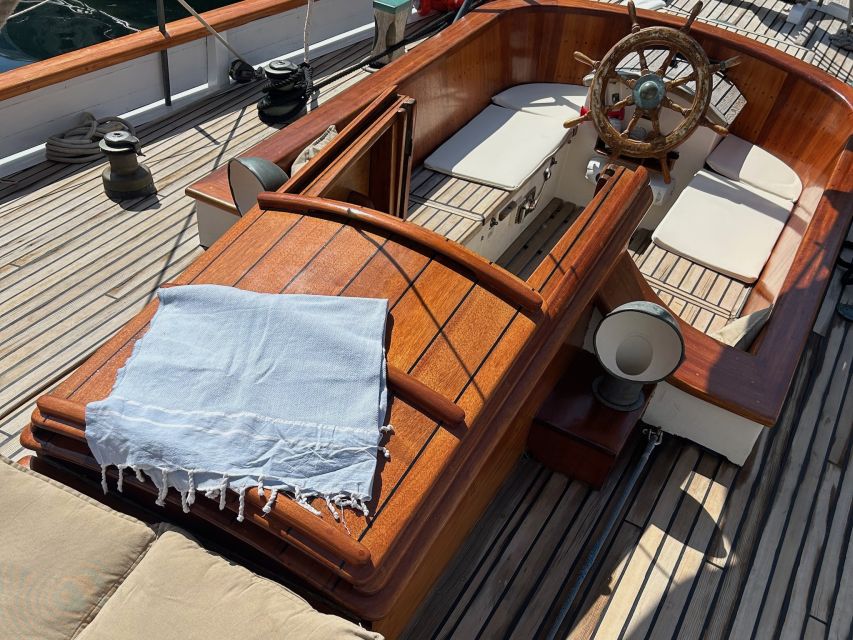 Marseille: Sailboat Cruise with Lunch, Swim & Organic Wine - The captain chooses between two Calanques routes