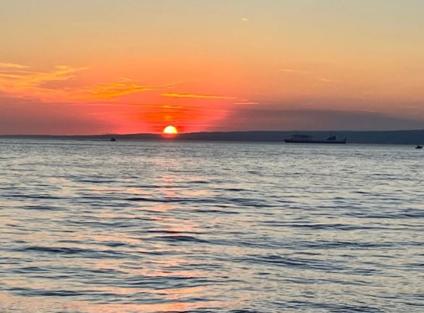 Marseille: Sunset Boat Cruise with Rosé Wine & Snacks - Château d’If and the Count of Monte Cristo
