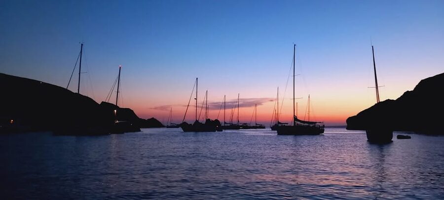 Marseille: Sunset Boat Cruise with Rosé Wine & Snacks - Leaving from the Mucem and the Old Port