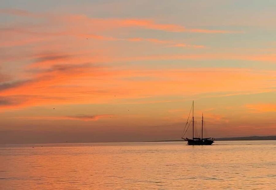 Marseille: Sunset Sailing Cruise with Dinner and Wine - Should you book the Goélette Alliance cruise?