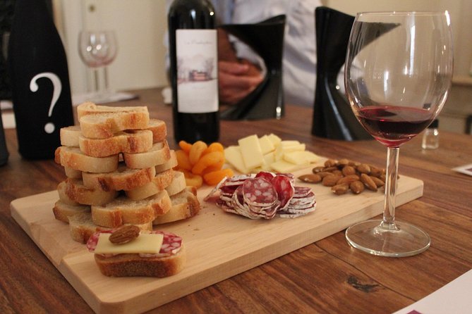 Medoc or Saint Emilion Wine Tasting and Chateau from Bordeaux - The guides are the real difference