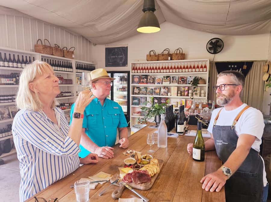Melbourne: Boutique Phillip Island Wine, Dine & Penguin Tour - San Remo, the gateway to Phillip Island
