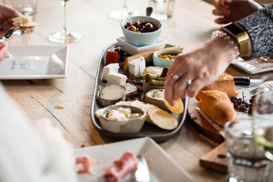 Melbourne: Yarra Valley Wine Bubbles & Kangaroos Tour - The 11:30 meeting at Federation Square