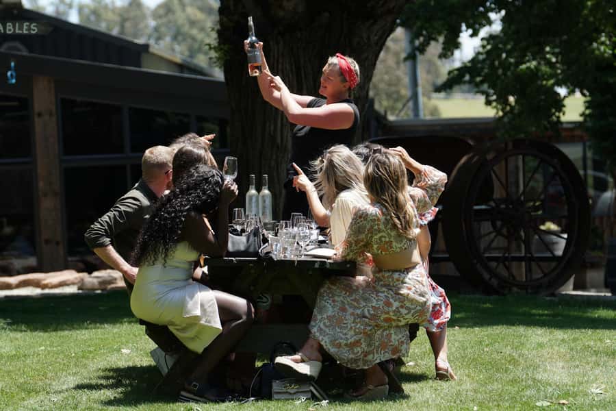 Melbourne: Yarra Valley Wine, Cider, Gin, Beer, & Choc Tour - The tour in five useful points