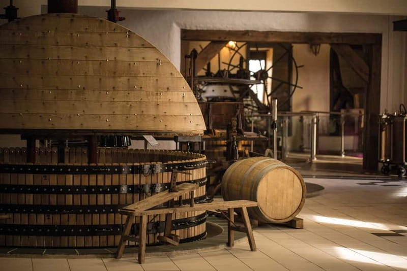 Meunier Champagne Experience tour - Passy-Grigny - Old presses, modern equipment, and the work behind the bottle