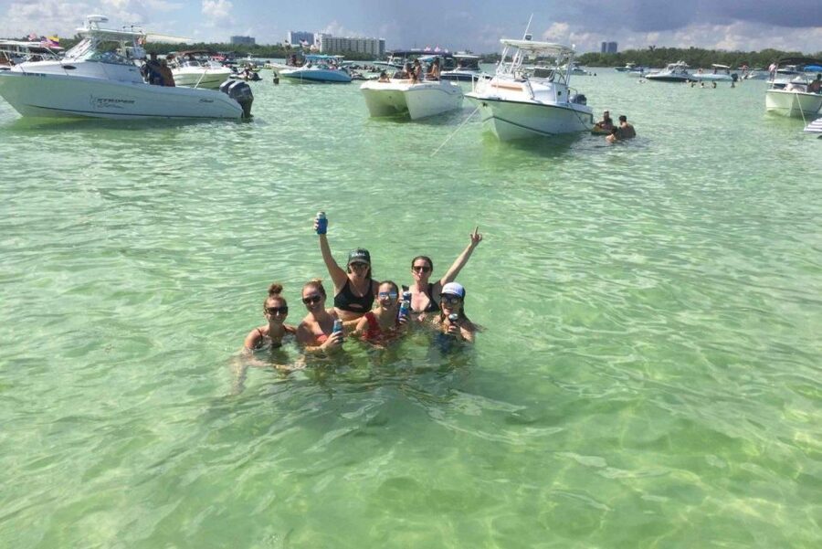 Miami: Guided Boat Tour with Champagne - The captain experience