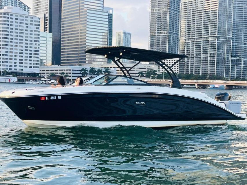 Miami: Guided Boat Tour with Champagne - The island route: San Marco, Palm, Venetian, and Hibiscus