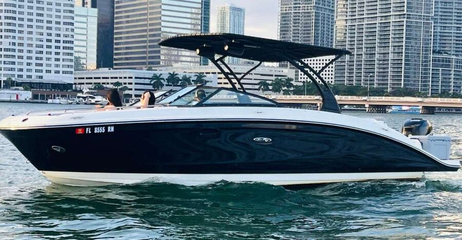 Miami: Guided Boat Tour with Champagne - Leaving from the Miami River