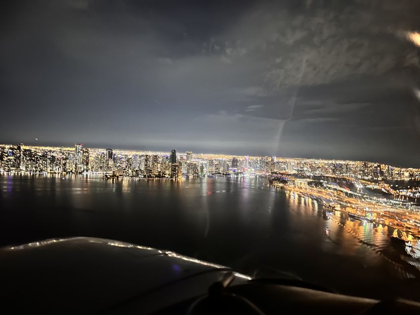 Miami: Romantic 1-Hour Private Flight Tour with Champagne - Taking off in a private Cessna 172