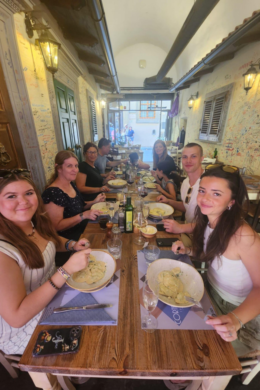 Milan: Pasta and Tiramisu Cooking Class with Wine - Timing the class into your Milan visit