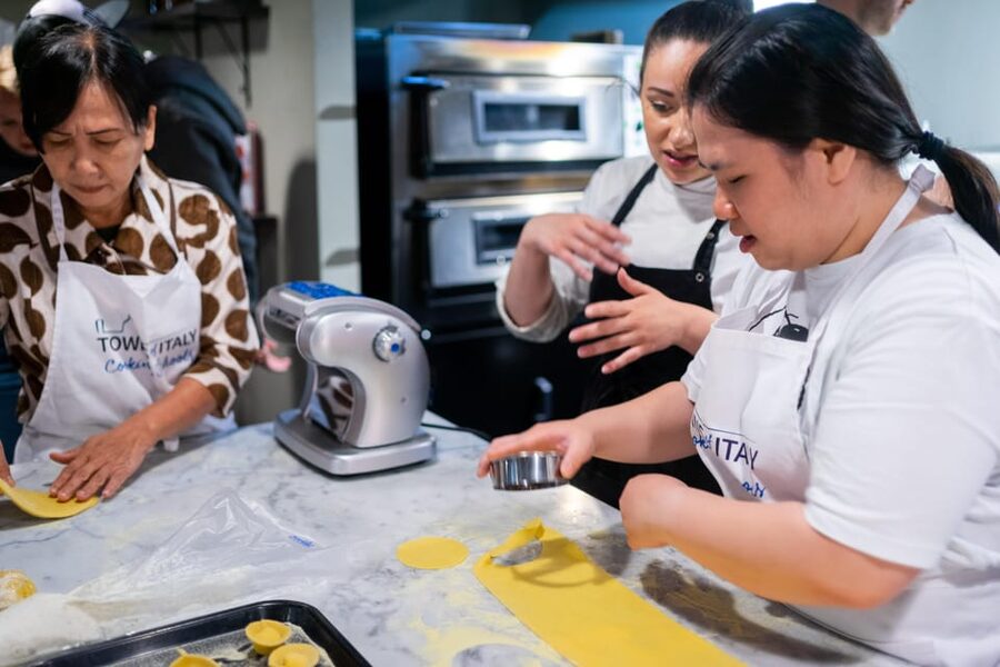 Milan: Pasta Class with Gelato or Tiramisù & Unlimited Wine - Eating what you made