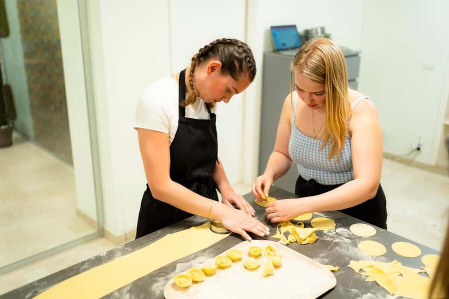 Milan: Pasta, Gnocchi and Tiramisù Cooking Class with Wine - Fresh pasta and ravioli: the most hands-on course