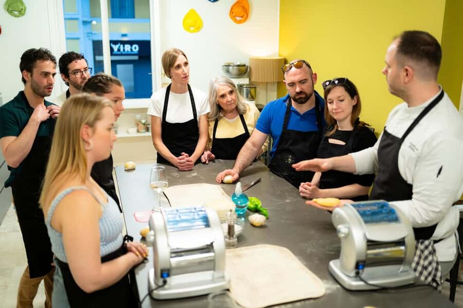 Milan: Pasta, Gnocchi and Tiramisù Cooking Class with Wine - Location and timing in Milan