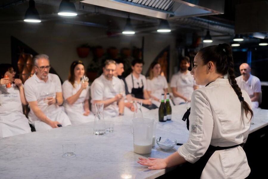 Milan: Pizza or Pasta and Gelato-Making Class with Wine - Gelato and cone making add the sweet finish