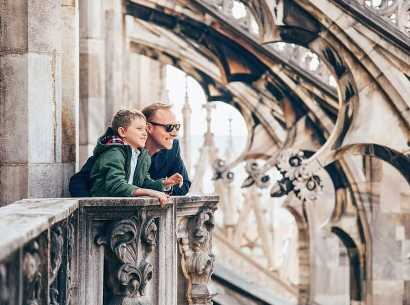 Milan: Small Group - Duomo & Rooftop, Wine & Food Tasting - Meeting inside the Galleria near Louis Vuitton