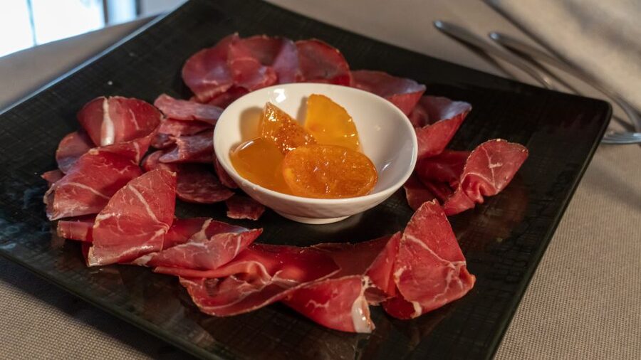 Milan: Wine Tasting Experience in the City Centre - Red, white, and sparkling wine, served with food