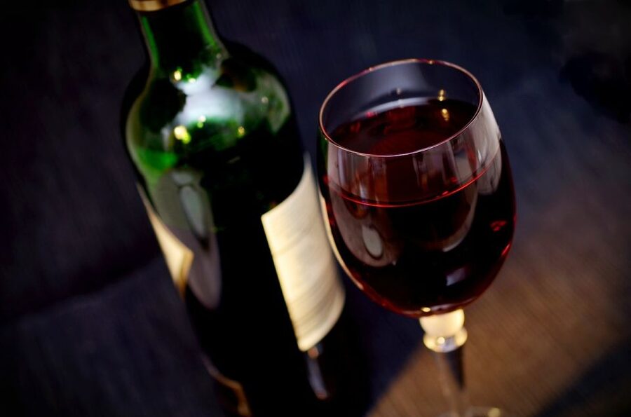 Milan: Wine Tasting Experience in the City Centre - Learning from the sommelier without the wine snobbery
