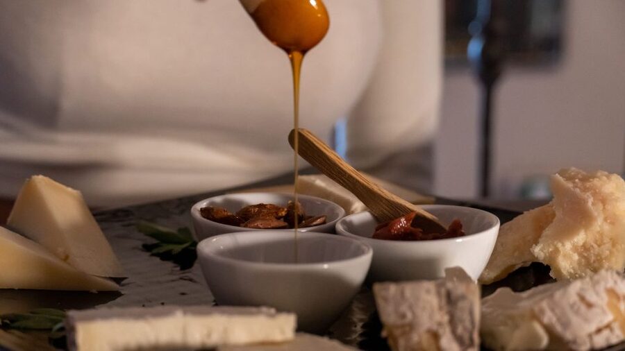 Milan: Wine Tasting Experience in the City Centre - The atmosphere: social, intimate, and easy to extend