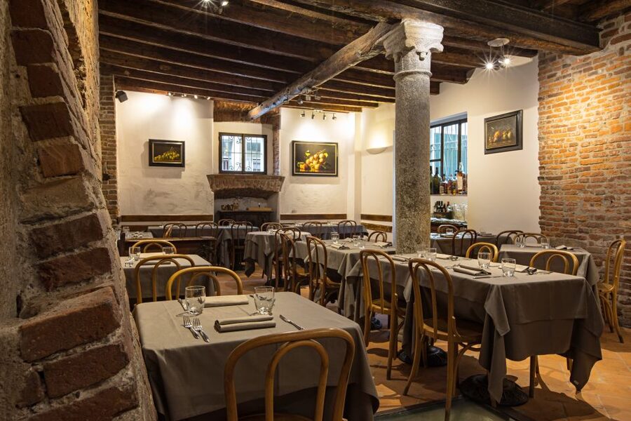 Milan: Wine Tasting Experience in the City Centre - What the $53 price really covers