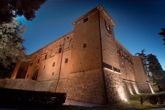 Montalcino: Brunello Wine Tasting Experience - Simple local food, not a full lunch