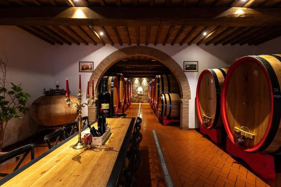 Montalcino: Premium Wine Tasting with light-lunch and Tour - Finding the winery in Montalcino