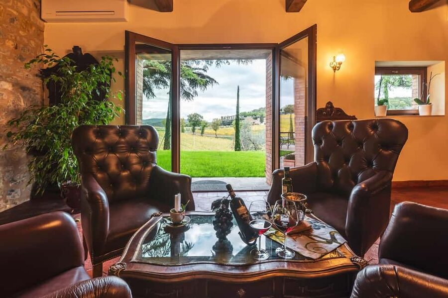 Montalcino: Premium Wine Tasting with light-lunch and Tour - Inside the cellar with Francesco