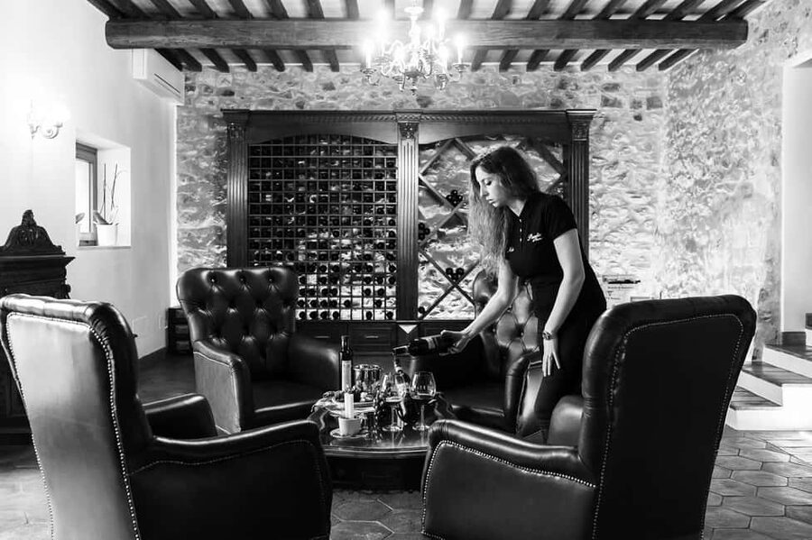 Montalcino: Premium Wine Tasting with light-lunch and Tour - A Tuscan lunch that deserves attention