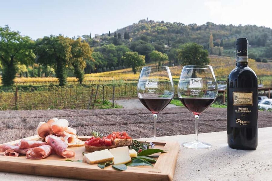 Montalcino: Premium Wine Tasting with light-lunch and Tour - Timing, language, and practical planning