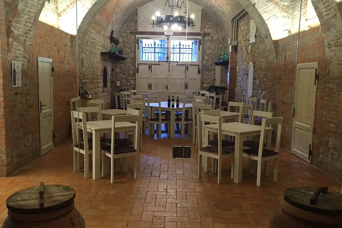 Montepulciano: Wine Tasting & Lunch in a Typical Winery - Entering Talosa’s old underground cellar