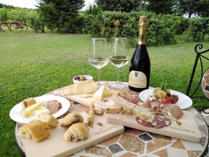 Montepulciano: Winery Tour, Tasting, and Vineyard Picnic - Arriving at Podere Casanova Montepulciano
